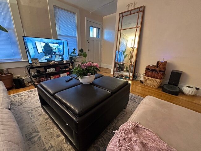 Building Photo - 1324 Williamson St