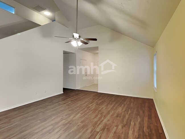 Building Photo - 21710 Chanas Ct