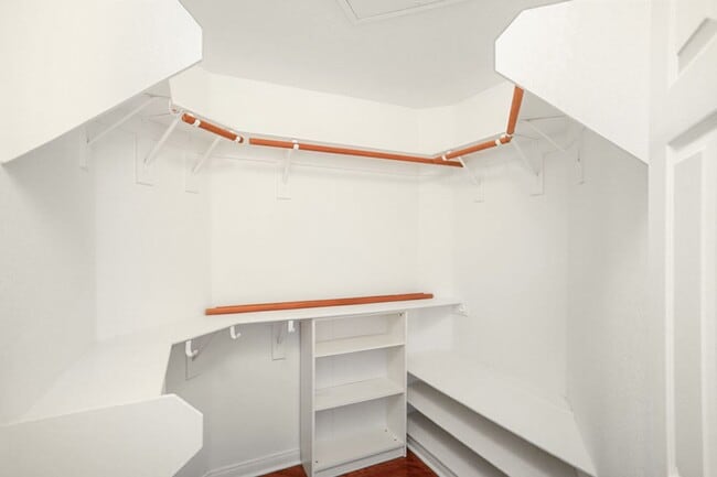 Building Photo - 2120 Waterbury Ln