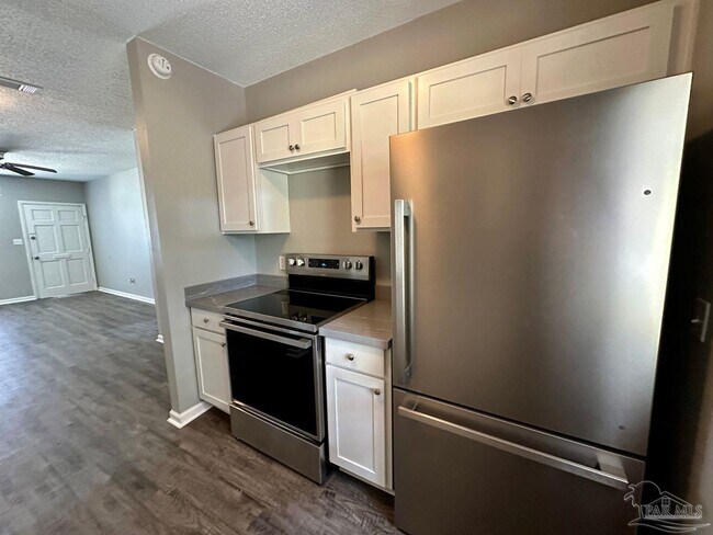 Building Photo - 1103 W La Rua St