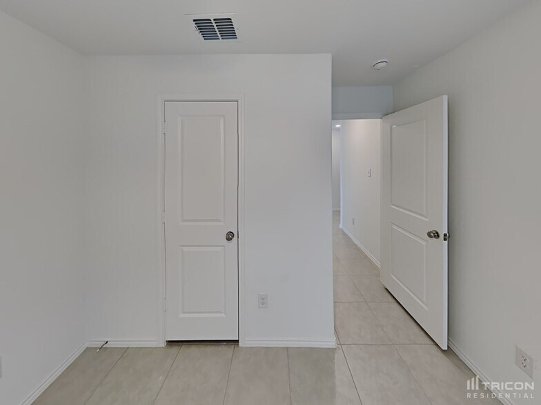 Building Photo - 8304 Bell Rdg Ln