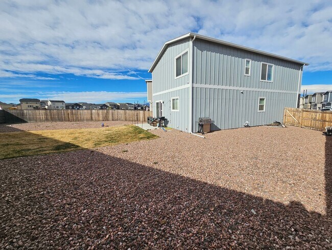 Building Photo - Welcome to this beautiful 3-bedroom, 3-bathroom home located in Lorson Ranch!!