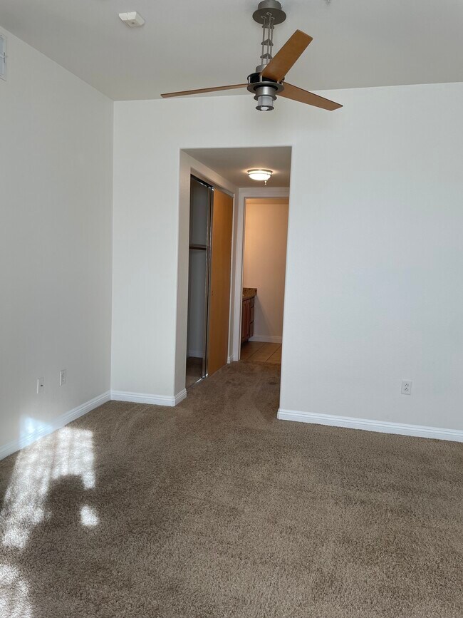 Master Bedroom - 62 E Serene Ave
