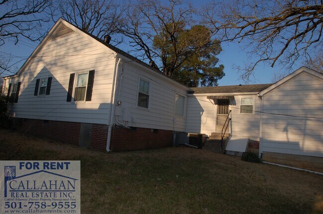 Building Photo - Park Hill 2 Bedroom Home