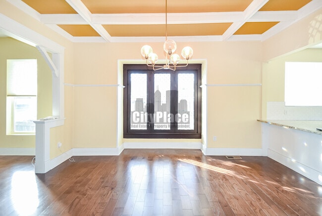 Building Photo - 1230 Villa Ave