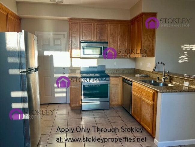 Building Photo - 1019 Sycamore Ln