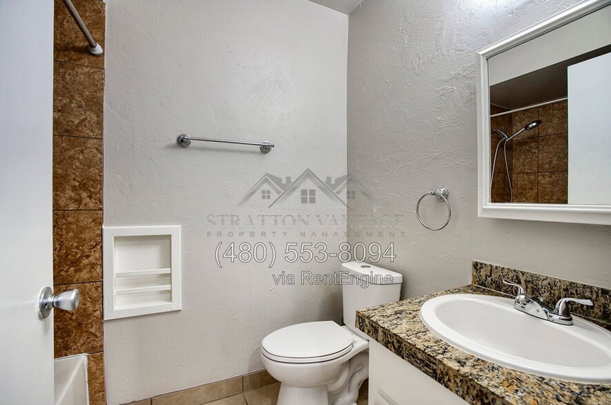 Building Photo - 1814 W Frier Dr