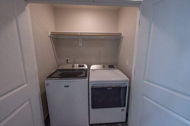 Building Photo - Built in 2024 - 3 bedroom with loft/office. Has AC.