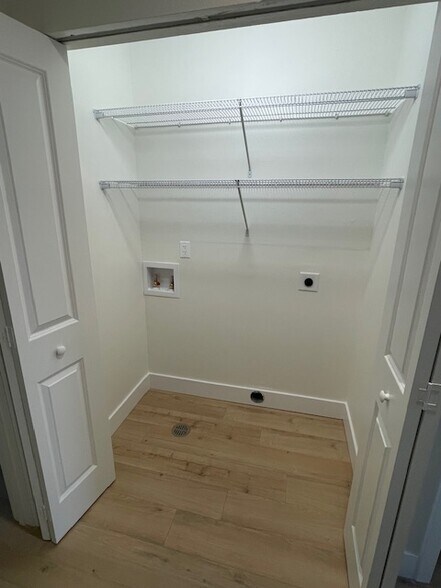 Building Photo - 1332 SE Sanchez Ave