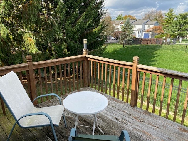 Building Photo - 942 Pebblelane Dr