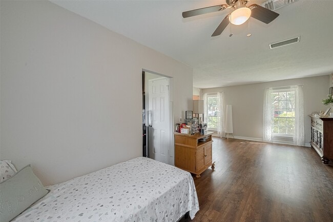 Building Photo - 3426 Hidden Creek Dr