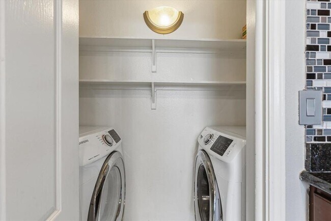 Building Photo - 6000 Shepherd Mountain Cove