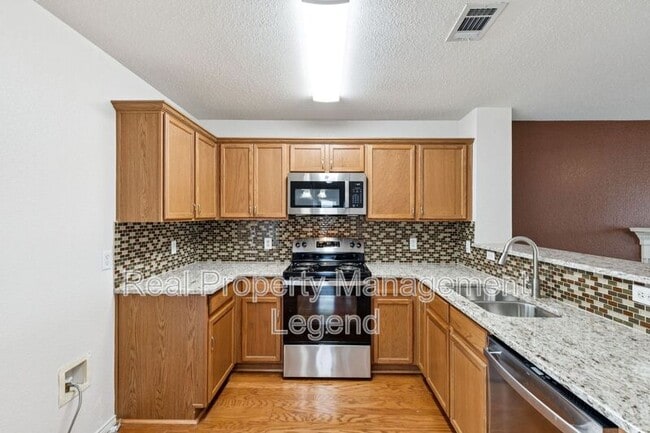 Building Photo - 1400 Caleo Dr