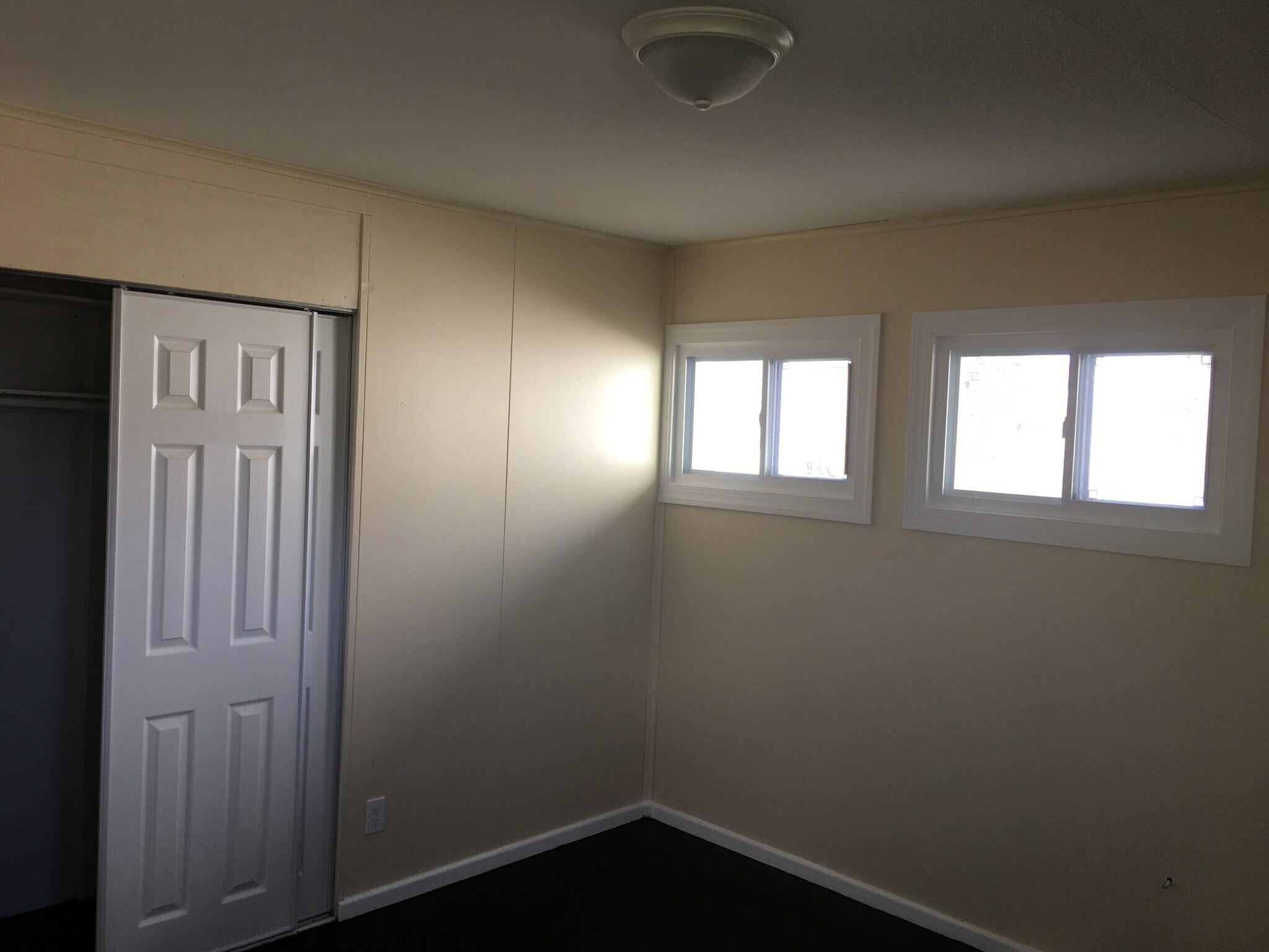 Building Photo - 2451 Danz Ave