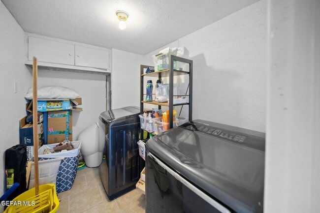 Building Photo - 801 Burgess Dr