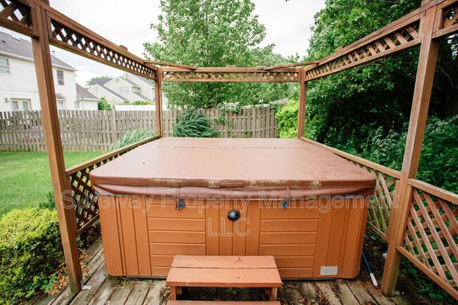 Building Photo - 50 Manchester Rd