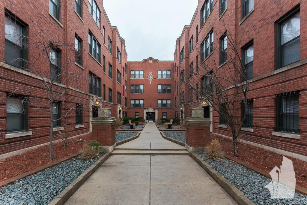Building Photo - 3519 N Racine Ave