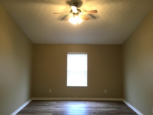 Building Photo - 357 Pinecrest Ct