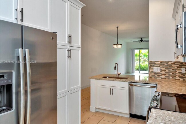 Building Photo - 22954 Clear Echo Dr