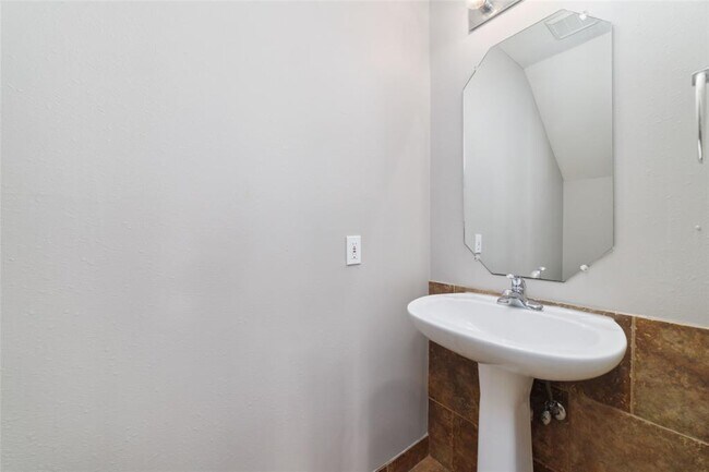 Building Photo - 202 S Walden Elms Cir