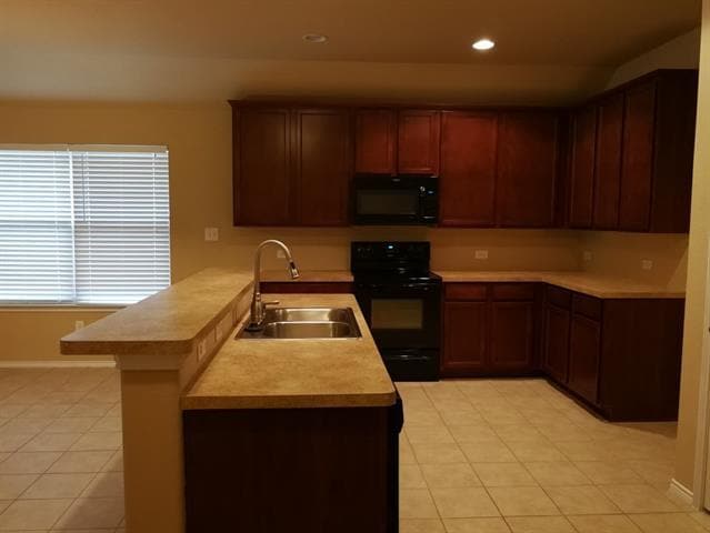 Building Photo - 2793 Cresent Lake Dr