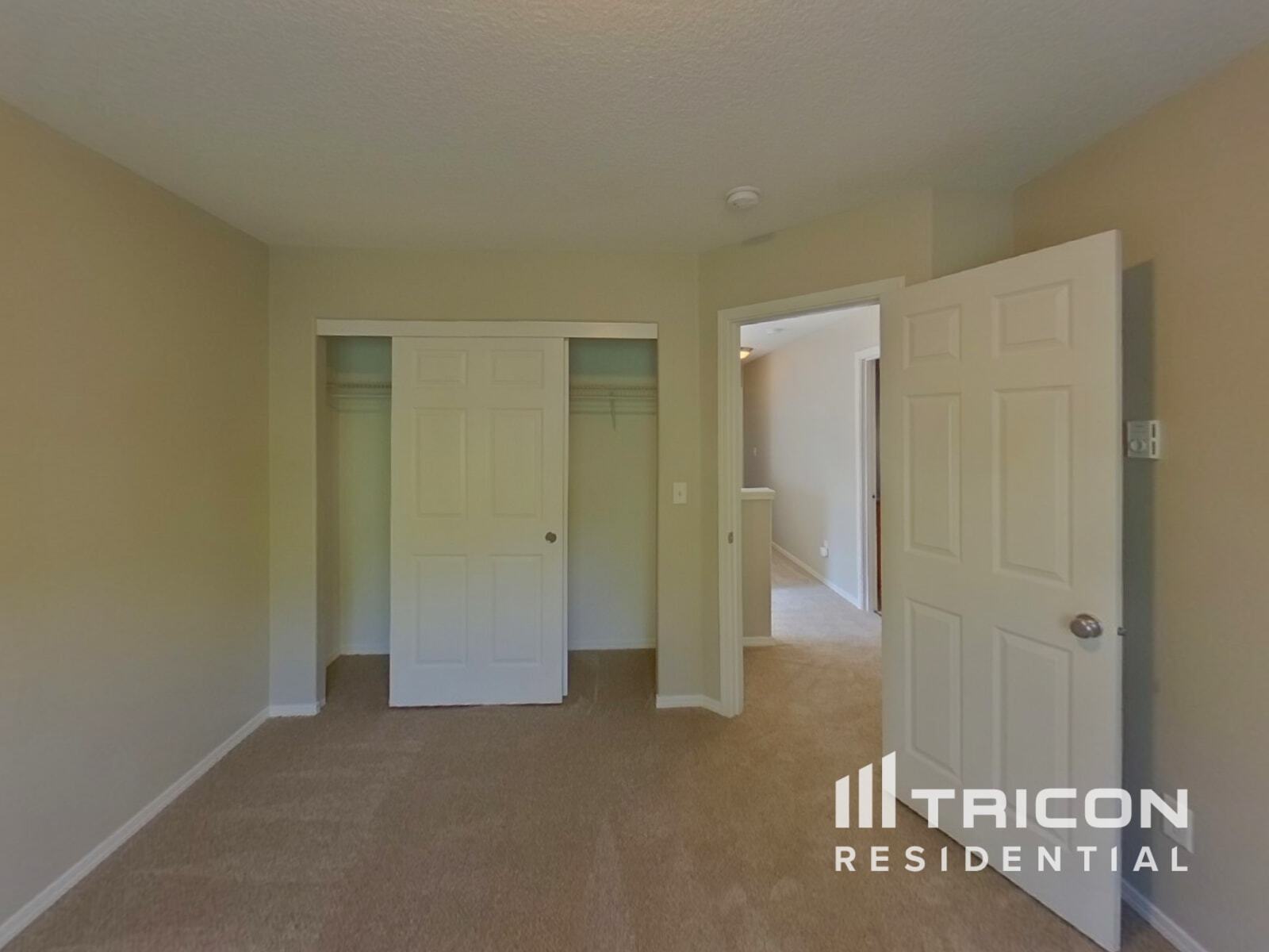 Building Photo - 1811 NE 89th Cir