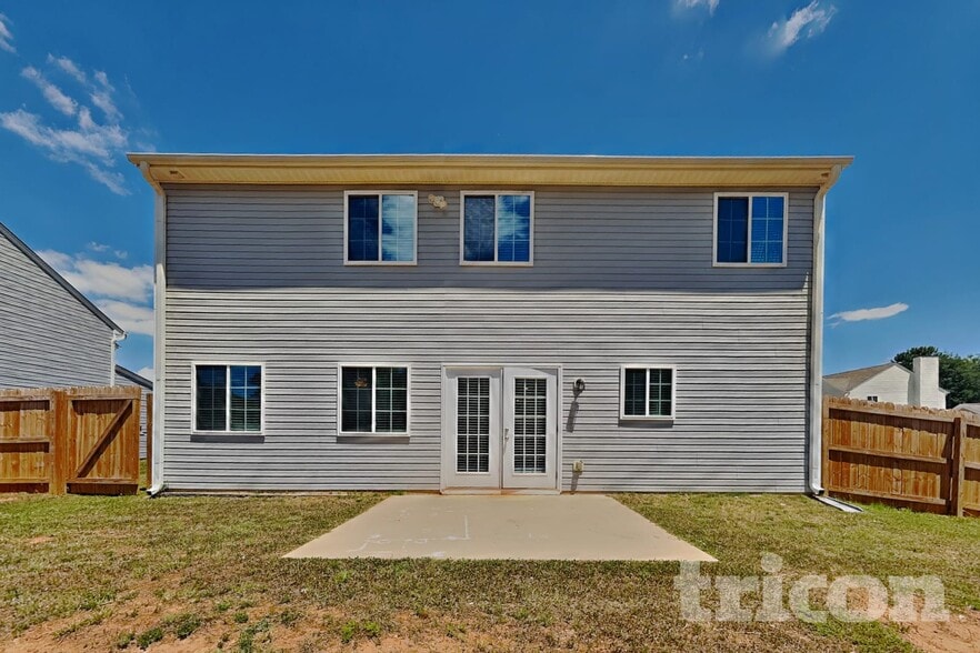 Building Photo - 3007 Stauton Dr