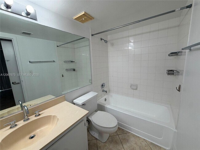 Building Photo - 7601 E Treasure Dr