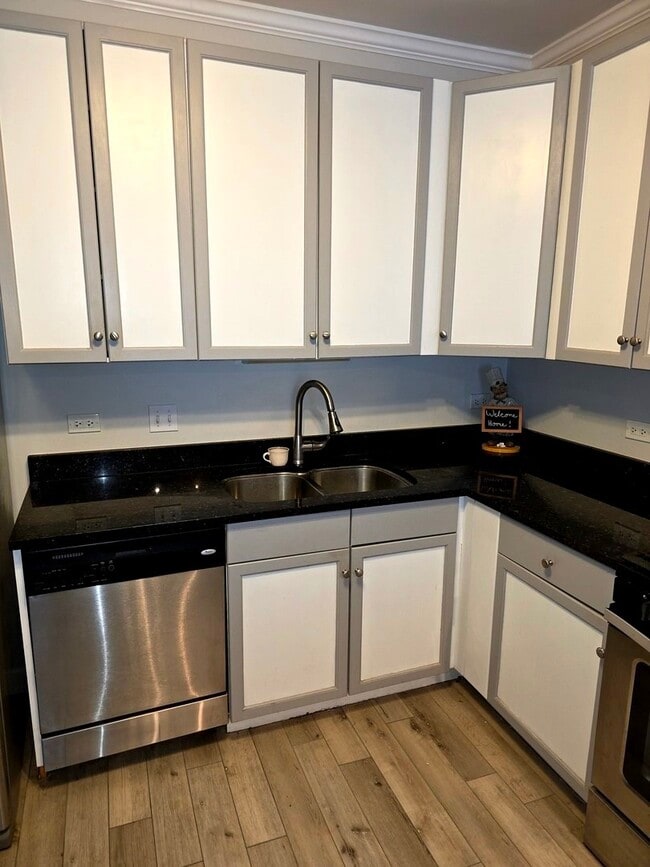 Building Photo - 1101 S State St