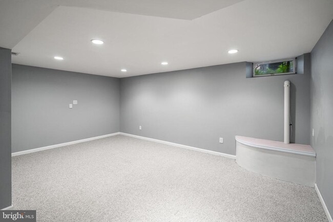 Building Photo - 73 Crickhollow Ct