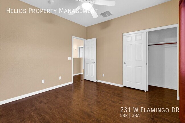 Building Photo - 231 W Flamingo Dr