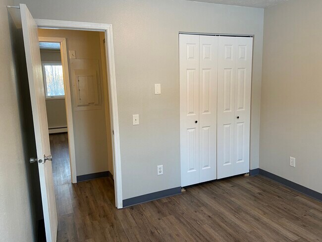 Building Photo - 200 W Heritage Drive