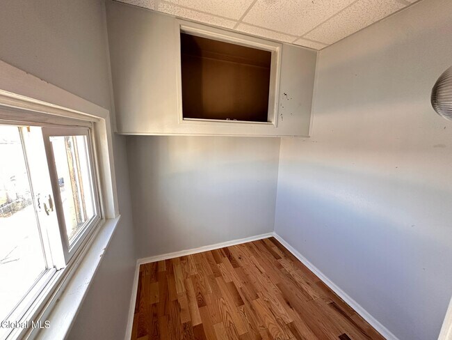 Building Photo - 129 Main St