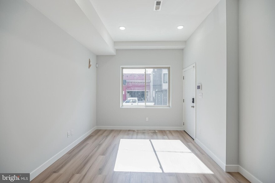 Building Photo - 2222 N 7th St