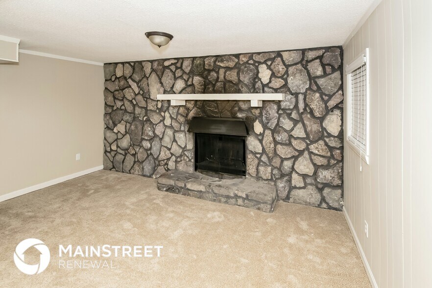 Building Photo - 5908 Elizabeth Dr