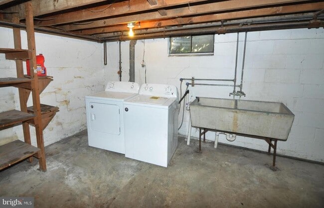 Building Photo - 204 Bellview Ave