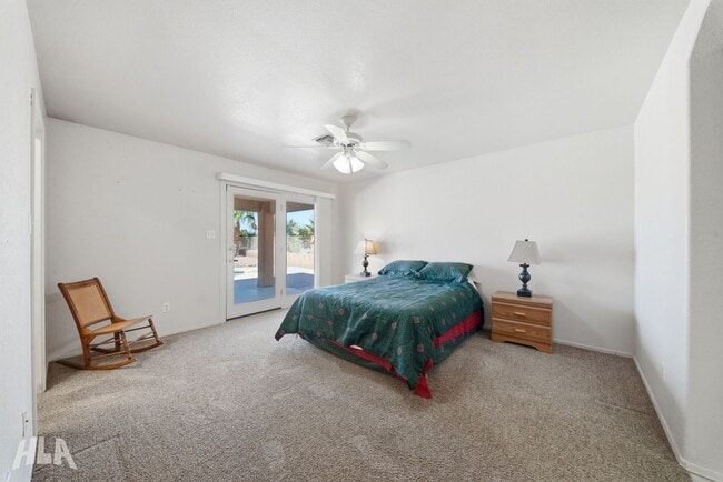 Building Photo - 10390 Fairway Dr