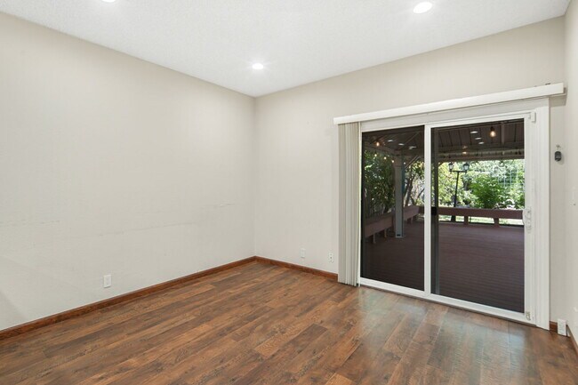 Building Photo - 4560 Benedick Ct