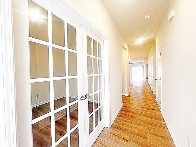 Building Photo - 7 Vine House Dr