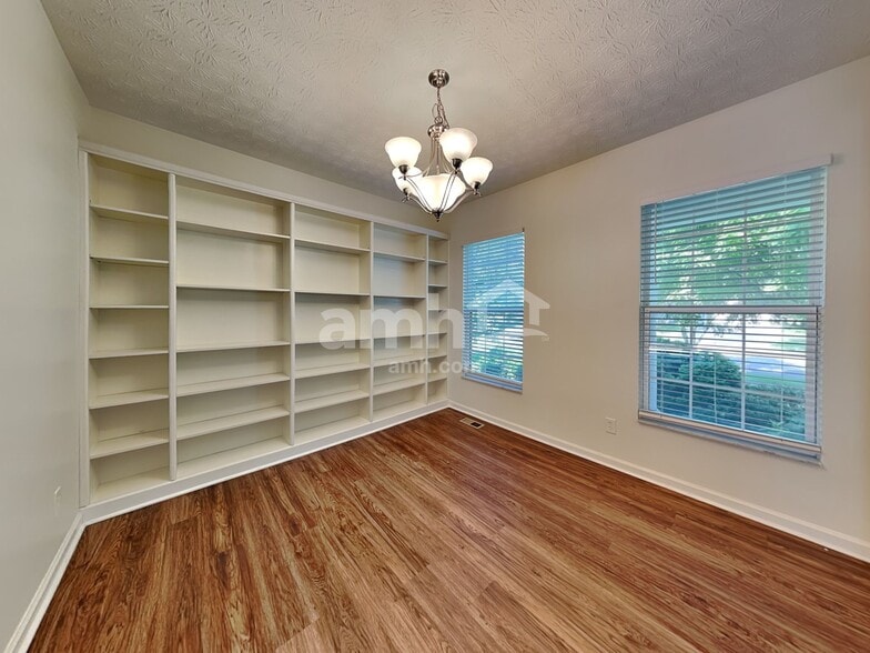 Building Photo - 136 Leasure Dr