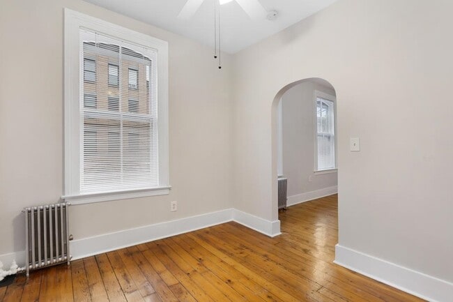 Building Photo - 320 8th St