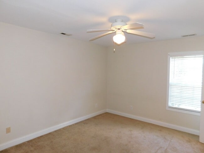 Building Photo - Nice Townhome in Havelock