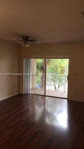 Building Photo - 1103 Golden Lakes Blvd