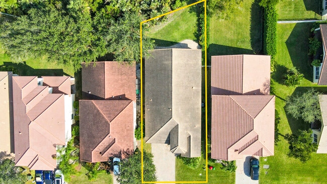 Building Photo - 5017 SE Graham Dr