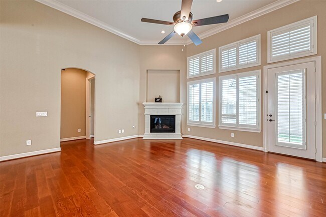 Building Photo - 5014 Fairford Dr