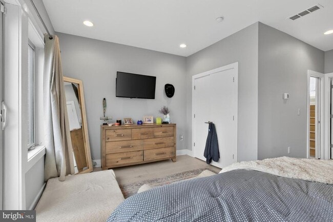 Building Photo - 151 N 2nd St