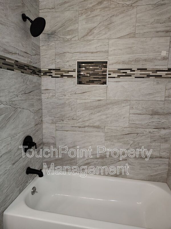 Building Photo - 3401 Bonaire Dr