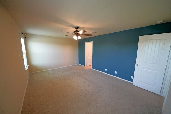 Building Photo - Gorgeous Selma Living with a Inground Pool! Realtor Commission: $625