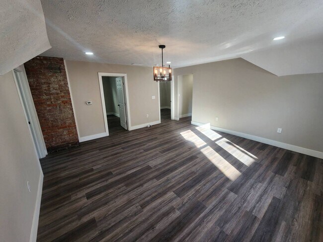 Building Photo - 1565 Hopkins Ave