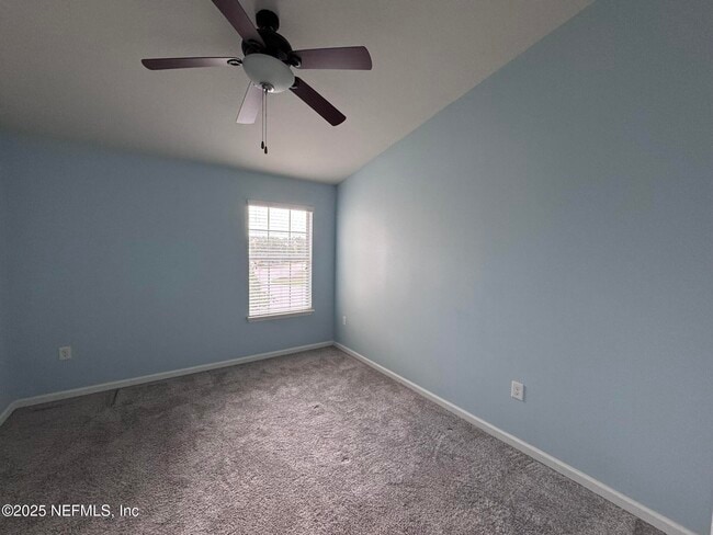 Building Photo - 6881 Roundleaf Dr